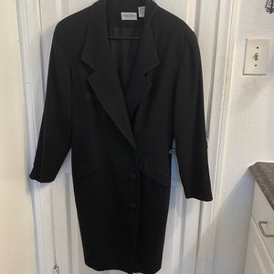 Plus Size: Nordstroms Knee Lenth Black Blazer